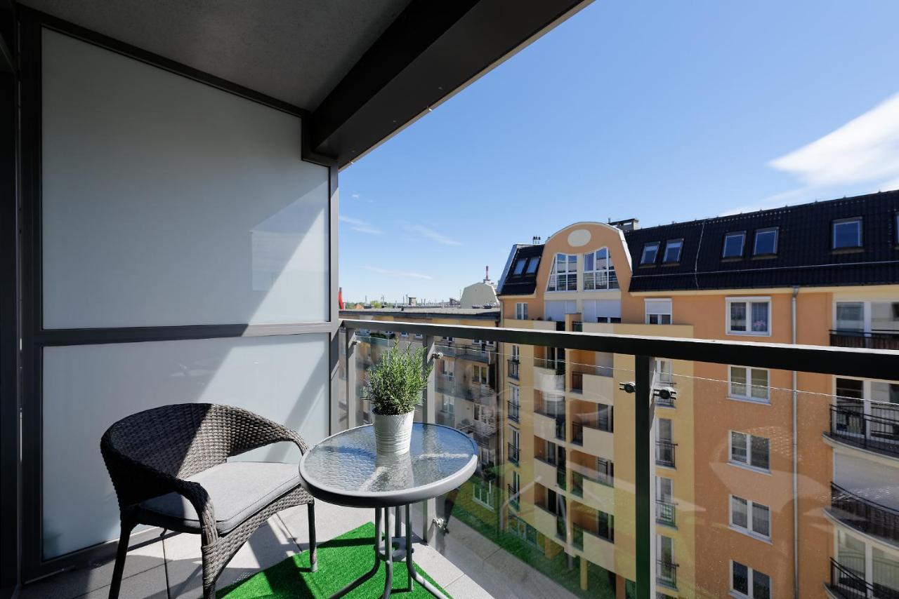 Art Parking By Impero Apartment Poznan
